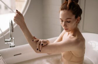 How Can You Detox Your Skin With Natural Bath Soaks?