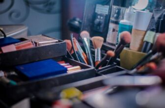 How to Build a Makeup Kit for Beginners